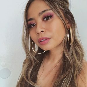 Meet your Posher, Loriann